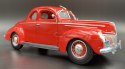 Ford DeLuxe Coupe 1939 model 1:18 Maisto 31180