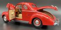 Ford DeLuxe Coupe 1939 model 1:18 Maisto 31180