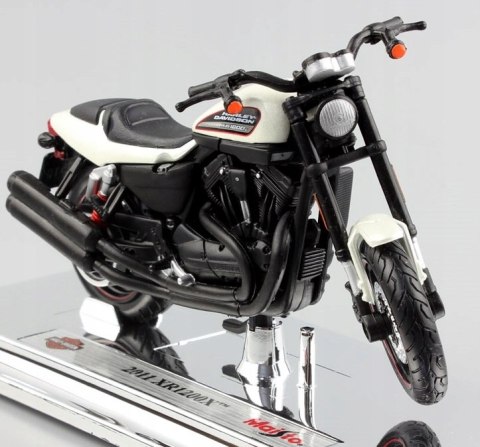 HARLEY DAVIDSON XR 1200X 2011 biały 1:18 Maisto HARLEY DAVIDSON XR 1200X 2011 biały 1:18 Maisto