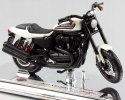 HARLEY DAVIDSON XR 1200X 2011 biały 1:18 Maisto