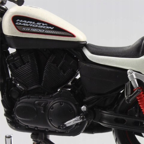 HARLEY DAVIDSON XR 1200X 2011 biały 1:18 Maisto HARLEY DAVIDSON XR 1200X 2011 biały 1:18 Maisto