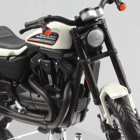 HARLEY DAVIDSON XR 1200X 2011 biały 1:18 Maisto HARLEY DAVIDSON XR 1200X 2011 biały 1:18 Maisto