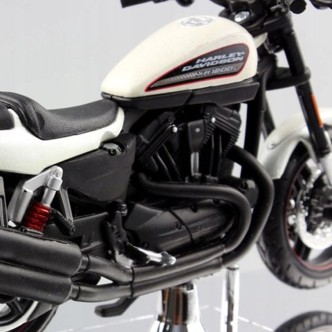 HARLEY DAVIDSON XR 1200X 2011 biały 1:18 Maisto HARLEY DAVIDSON XR 1200X 2011 biały 1:18 Maisto