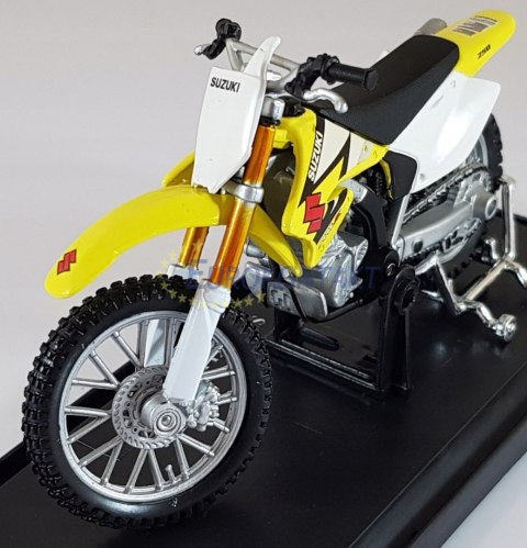 Suzuki RM-Z 250 z podstawką 1:18 Maisto Suzuki RM-Z 250 z podstawką 1:18 Maisto