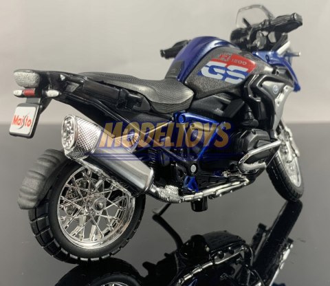 BMW R 1200 GS 2017 na podstawce model 1:18 Maisto BMW R 1200 GS 2017 na podstawce model 1:18 Maisto