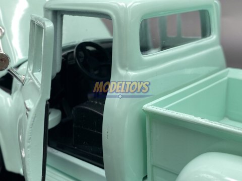 Ford F-100 Pickup 1955 1:24 Motormax 79341 Ford F-100 Pickup 1955 1:24 Motormax 79341