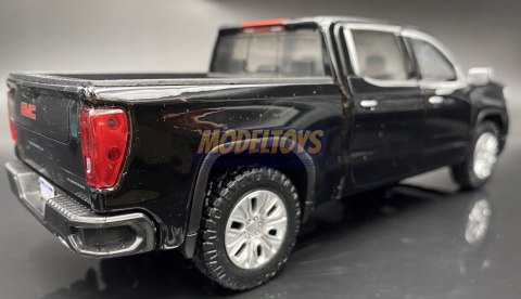 GMC Sierra Denali Crew Cab 1:27 Motormax 79362 GMC Sierra Denali Crew Cab 1:27 Motormax 79362