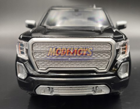 GMC Sierra Denali Crew Cab 1:27 Motormax 79362 GMC Sierra Denali Crew Cab 1:27 Motormax 79362