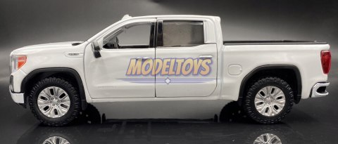 GMC Sierra Denali Crew Cab 1:27 Motormax 79362 GMC Sierra Denali Crew Cab 1:27 Motormax 79362