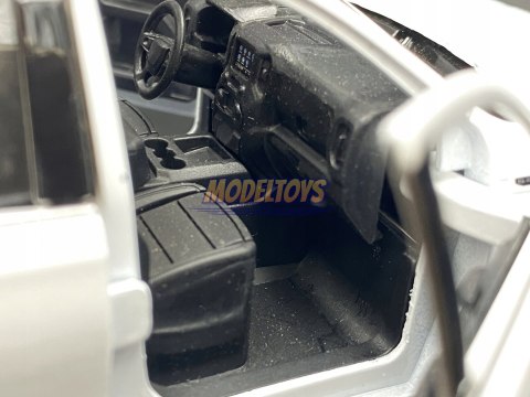 GMC Sierra Denali Crew Cab 1:27 Motormax 79362 GMC Sierra Denali Crew Cab 1:27 Motormax 79362