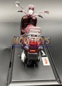 Piaggio LXV 2013 bordowy skuter 1:18 model Maisto