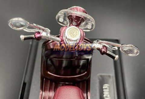 Piaggio LXV 2013 bordowy skuter 1:18 model Maisto Piaggio LXV 2013 bordowy skuter 1:18 model Maisto