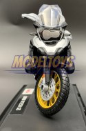 BMW R1250 GS na podstawce model 1:18 Maisto