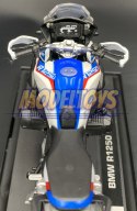 BMW R1250 GS na podstawce model 1:18 Maisto