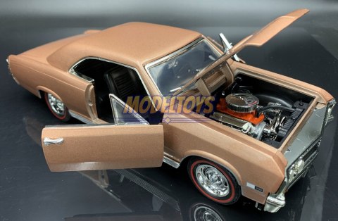 Chevy CHEVELLE SS 396 1:18 model Motormax 73104 Chevy CHEVELLE SS 396 1:18 model Motormax 73104