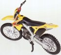 SUZUKI RM-Z450 motocykl model 1:18 Bburago