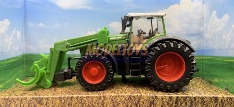 Traktor FENDT do drewna z napędem BBURAGO metal Traktor FENDT do drewna z napędem BBURAGO metal