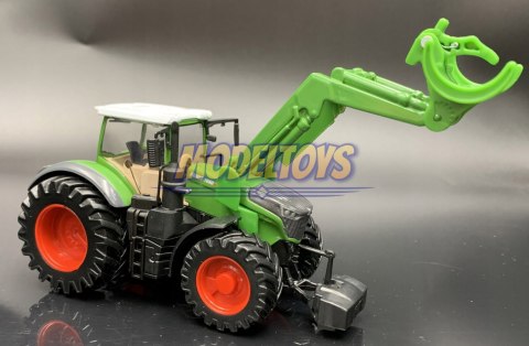 Traktor FENDT do drewna z napędem BBURAGO metal Traktor FENDT do drewna z napędem BBURAGO metal