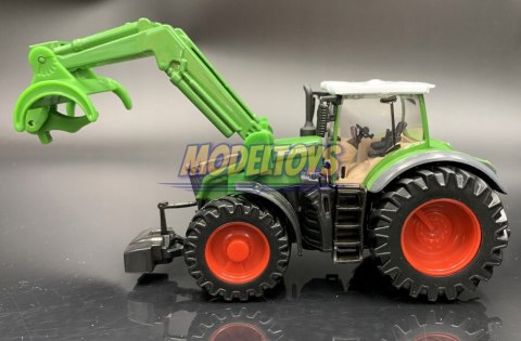 Traktor FENDT do drewna z napędem BBURAGO metal Traktor FENDT do drewna z napędem BBURAGO metal