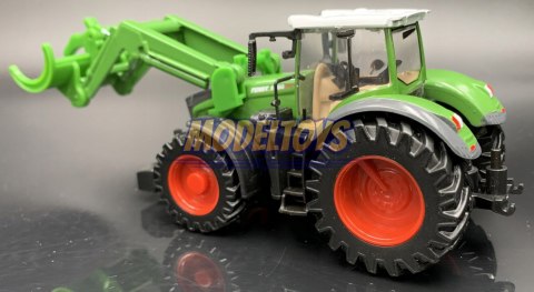 Traktor FENDT do drewna z napędem BBURAGO metal Traktor FENDT do drewna z napędem BBURAGO metal