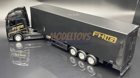 VOLVO FH16 750 ciągnik z naczepą Bburago 1:43 VOLVO FH16 750 ciągnik z naczepą Bburago 1:43