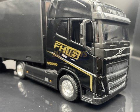 VOLVO FH16 750 ciągnik z naczepą Bburago 1:43 VOLVO FH16 750 ciągnik z naczepą Bburago 1:43