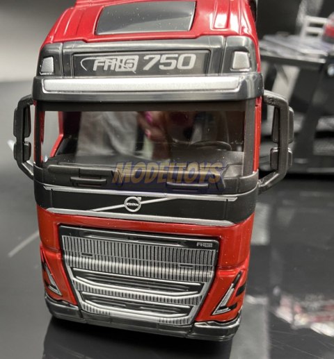 VOLVO FH16 laweta lora Land Rover LRX Bburago 1:43 VOLVO FH16 laweta lora Land Rover LRX Bburago 1:43