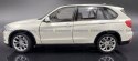 BMW X5 F15 white samochód model Welly 1:24