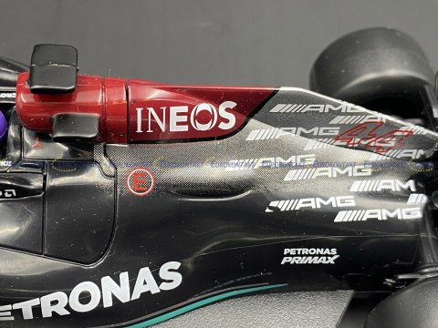 Bolid F1 Mercedes AMG W12 #44 Hamilton Maisto 1:24 Bolid F1 Mercedes AMG W12 #44 Hamilton Maisto 1:24