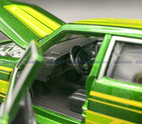 Chevrolet CAPRICE lowrider 1987 1:26 Maisto 31044 Chevrolet CAPRICE lowrider 1987 1:26 Maisto 31044