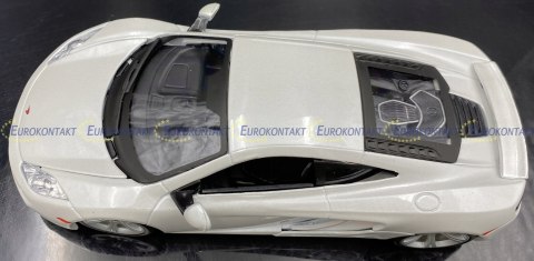 MCLAREN MP4-12C white 1:24 model Bburago 21074 MCLAREN MP4-12C white 1:24 model Bburago 21074