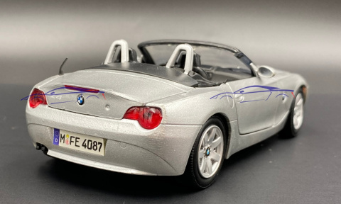 BMW Z4 Roadster model 1:24 Motormax 73269 BMW Z4 Roadster model 1:24 Motormax 73269