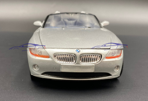 BMW Z4 Roadster model 1:24 Motormax 73269 BMW Z4 Roadster model 1:24 Motormax 73269