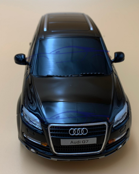 AUDI Q7 czarne 1:24 RASTAR AUDI Q7 czarne 1:24 RASTAR