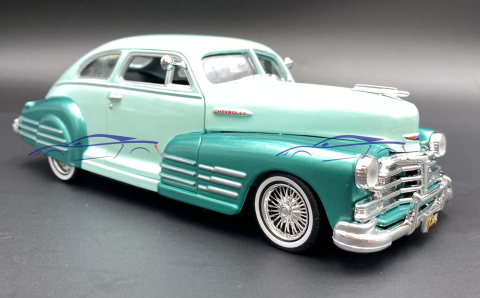 Chevy Aerosedan Fleetline '48 1:24 Motormax 79027 Chevy Aerosedan Fleetline '48 1:24 Motormax 79027