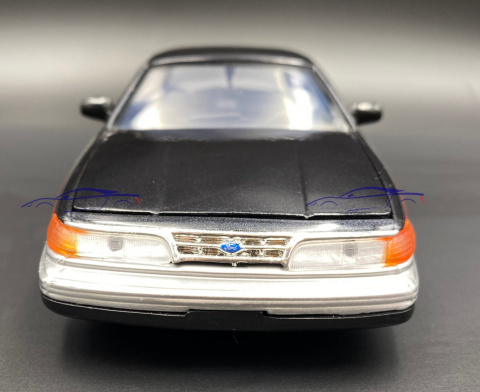 Ford Crown Victoria 93-97 1:24 Motormax 79024 Ford Crown Victoria 93-97 1:24 Motormax 79024