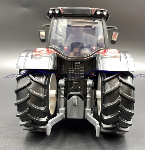Traktor ciągnik VALTRA N174 1:32 BBURAGO metal Traktor ciągnik VALTRA N174 1:32 BBURAGO metal