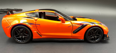 Corvette ZR1 2019 1:24 Motormax 79356 Corvette ZR1 2019 1:24 Motormax 79356
