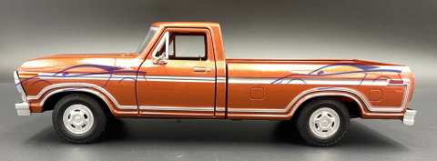 Ford F-150 Custom Pickup 1979 1:24 Motormax 79346 Ford F-150 Custom Pickup 1979 1:24 Motormax 79346
