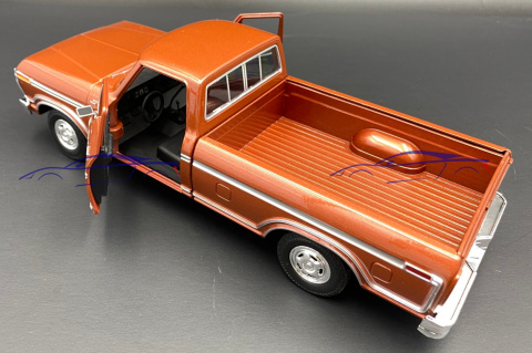 Ford F-150 Custom Pickup 1979 1:24 Motormax 79346 Ford F-150 Custom Pickup 1979 1:24 Motormax 79346