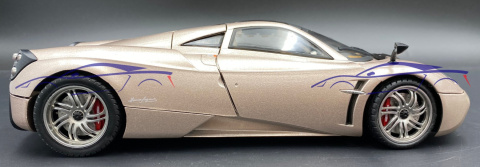 PAGANI Huayra 1:18 model Motormax 79160 PAGANI Huayra 1:18 model Motormax 79160