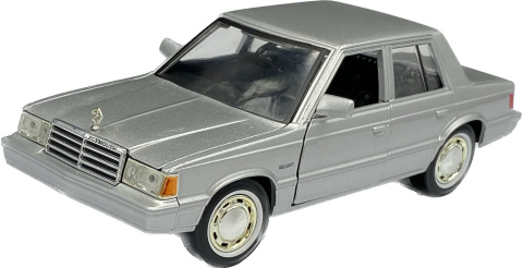 Plymouth Reliant 1983 1:24 model Motormax 73336