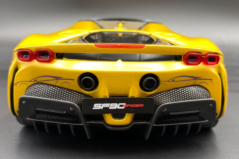 FERRARI SF90 Spider duży mod. 1:18 Bburago 16016 FERRARI SF90 Spider duży mod. 1:18 Bburago 16016