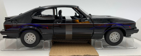 FORD Capri 1982 1:24 model Bburago 21093 FORD Capri 1982 1:24 model Bburago 21093