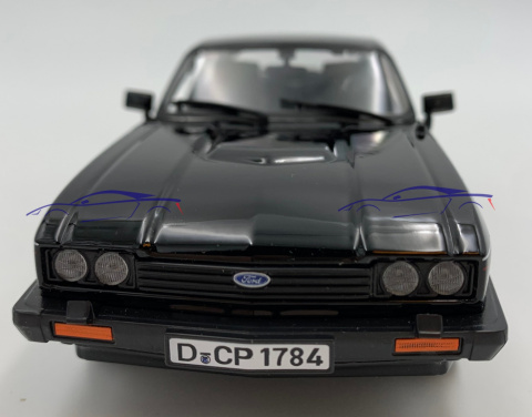FORD Capri 1982 1:24 model Bburago 21093 FORD Capri 1982 1:24 model Bburago 21093