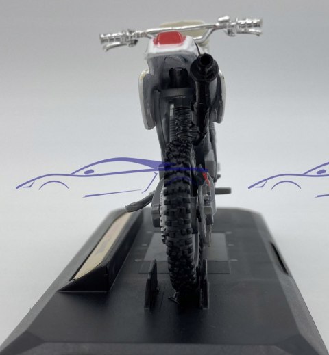 HONDA XR 400R na podstawce 1:18 Motormax HONDA XR 400R na podstawce 1:18 Motormax