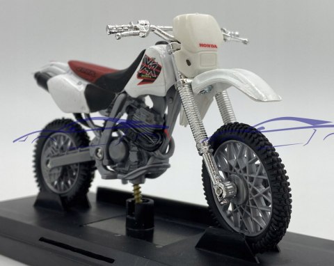 HONDA XR 400R na podstawce 1:18 Motormax HONDA XR 400R na podstawce 1:18 Motormax