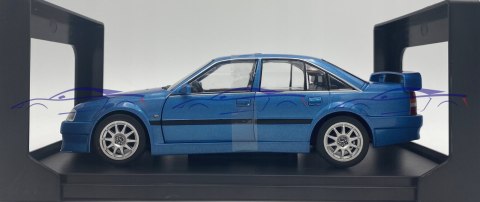 Opel Omega Evolution 500 1991 model WhiteBox 1:24 Opel Omega Evolution 500 1991 model WhiteBox 1:24