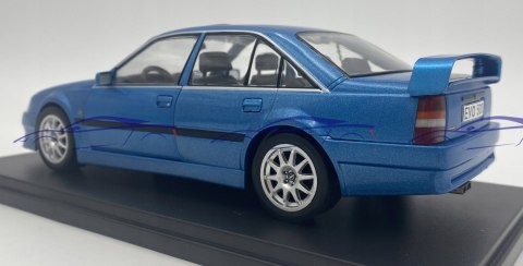 Opel Omega Evolution 500 1991 model WhiteBox 1:24 Opel Omega Evolution 500 1991 model WhiteBox 1:24