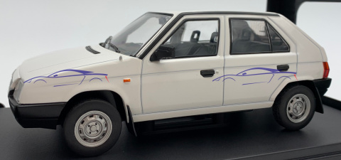 Skoda Favorit 135L 1989 model METAL WhiteBox 1:24 Skoda Favorit 135L 1989 model METAL WhiteBox 1:24